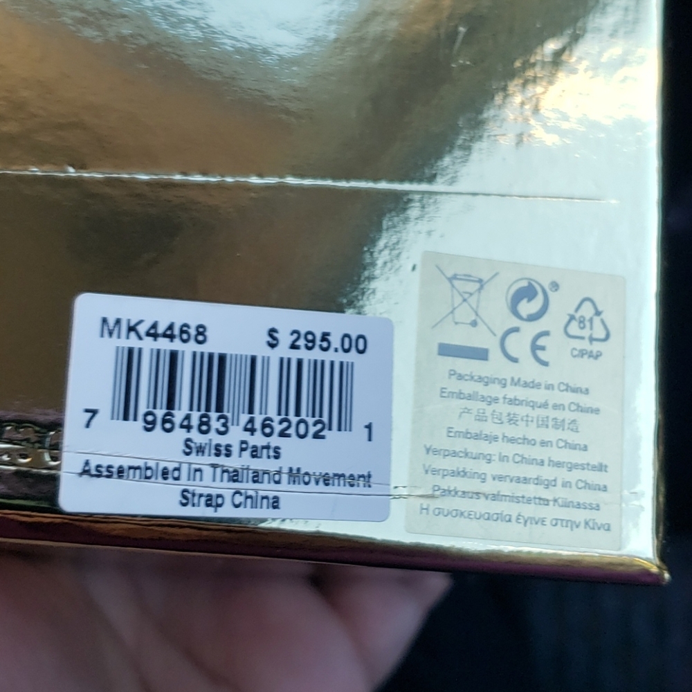 Michael Kors rose gold watch and bracelet - Picture 7 of 11